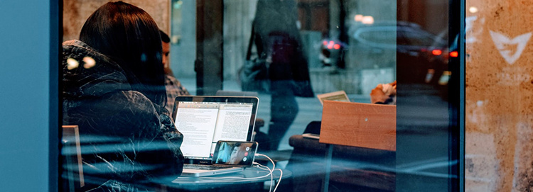 Flexible working in a cafe